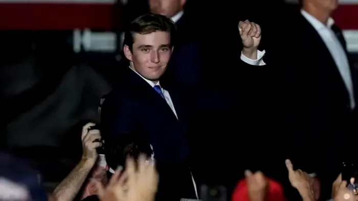 Barron Trump aparitie publica Florida - Donald Trump 2