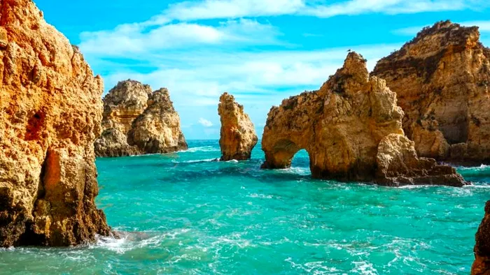 Algarve, una dintre cele mai frumoase destinatii turistice din Portugalia