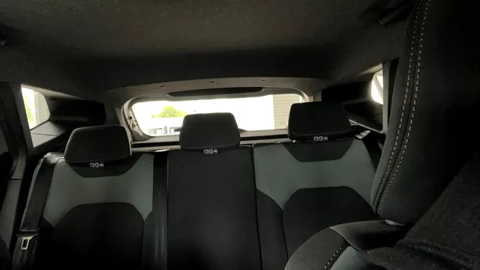 dacia duster reprezentanță interior 2024 luneta spate