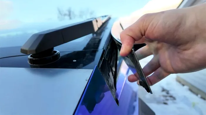 Elon Musk Tesla Cybertruck piese 2