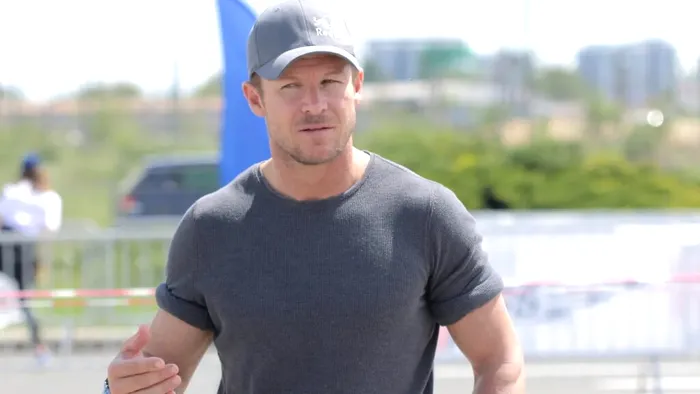 Baumgartner ar fi murit din cauza camerei video montate pe parapantă