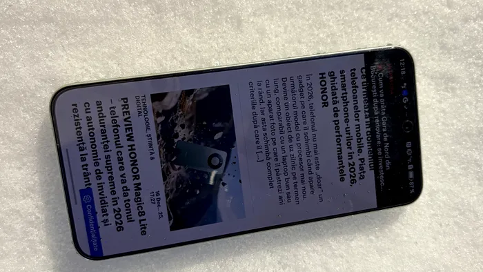 HONOR Magic8 Lite rezistă la intemperii