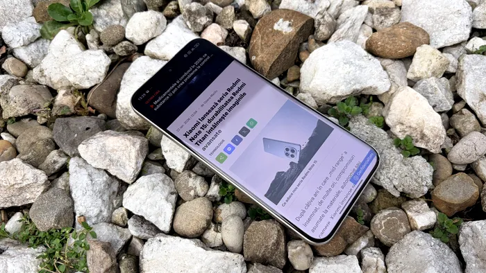 REDMI 15 Pro+ se vede impecabil în lumină naturală