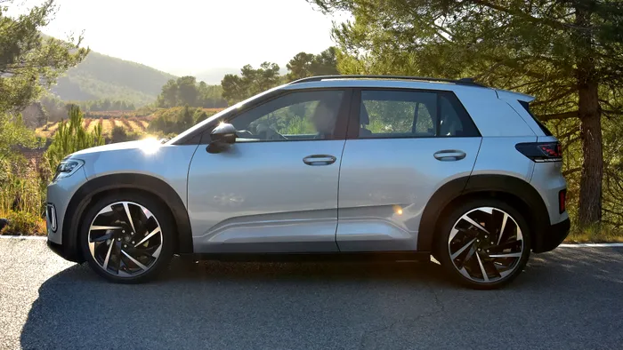 Volkswagen ID.Cross din lateral