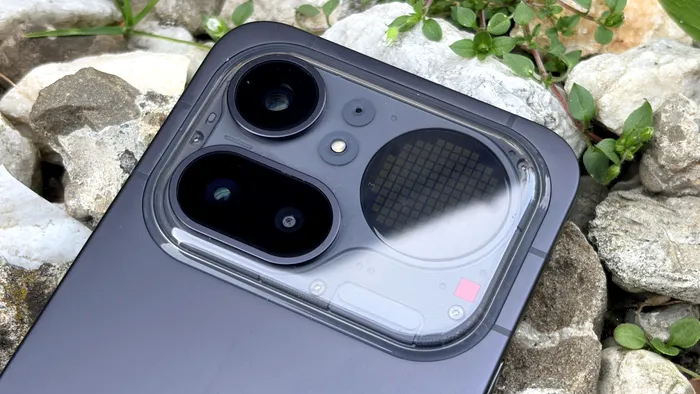 Nothing Phone (4a) Pro are o configurație de captură bine gândită