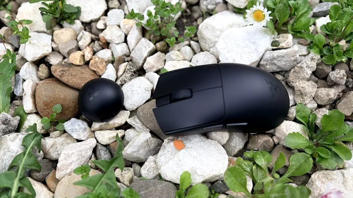 Razer Viper V4 Pro pare discret și clasic, dar ascunde un hardware abilități remarcabile