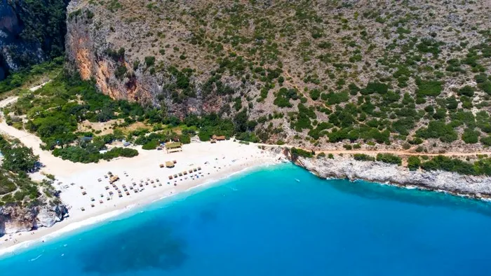 Gjipe, una dintre cele mai frumoase plaje din Albania (Foto: Profimedia)