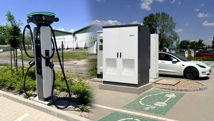 Soluție de încărcare rapidă pentru mașini electrice - Schneider Electric StarCharge Fast 720
