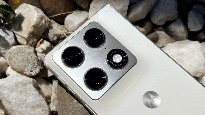 Configurația principală de captură la Motorola razr fold