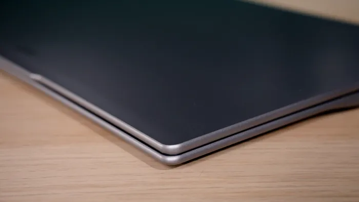 Grosimea Acer Extensa O15-41 este infimă, în pofida autonomiei generoase