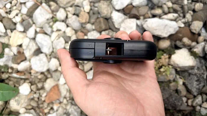 Este greu să-ți imaginezi cât de micuț este Razer Prio pliat