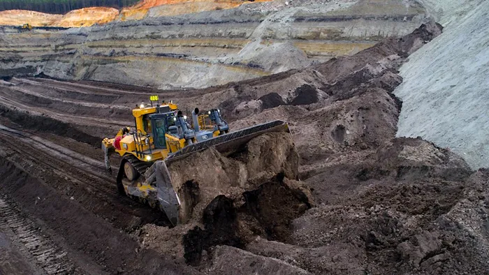 Caterpillar D11 XE în acțiune