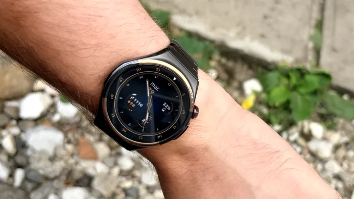 HUAWEI WATCH 6 Pro vine cu un design premium