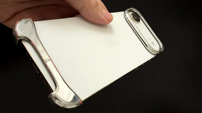 iPhone Air, după un an de zile cu Arc Pulse, a fost protejat absolut impecabil, inclusiv fără folie