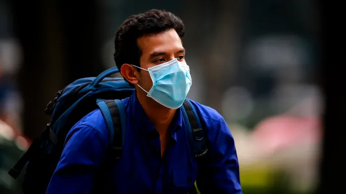 Locuitorii din județul Argeș, obligați să poarte mască de protecție și pe stradă