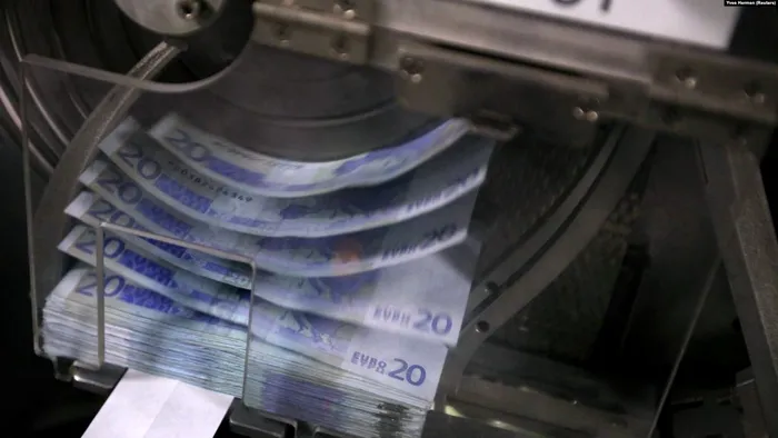 Cei mai bogați pensionari din România au joburi și la stat. Cum este posibil și câți bani câștigă