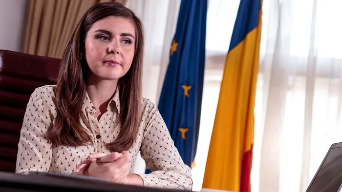 Victor Ponta a fost părăsit și acuzat de "duplicitate, oportunism, trădare și târguieli de culise"