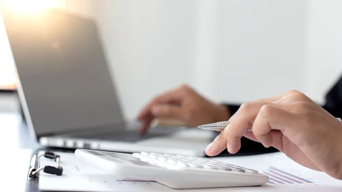 Cum se calculează penalizările la întreținere