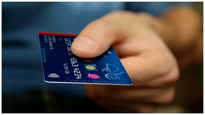 Câte tichete de masă primește lunar un angajat care lucrează 4 ore sau 6 ore pe zi