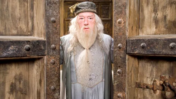 Doliu în lumea filmului. Actorul care l-a jucat pe Dumbledore în "Harry Potter" a murit. Câţi ani avea Michael Gambon