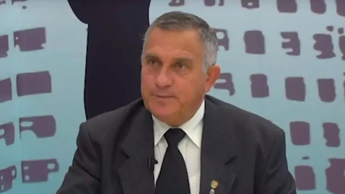 România îşi schimbă numele Politicianul care vrea ca ţara noastră să se numească altfel. Numele e neaşteptat