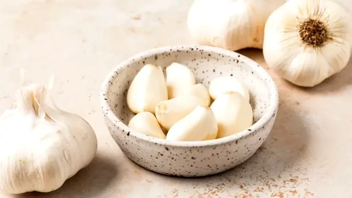 Ce să pui în mâncarea găinilor la început de toamnă ca să facă multe ouă.