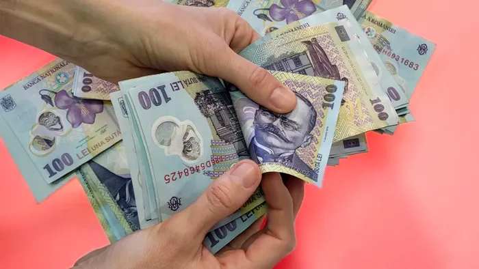 Bani în plus de la stat pentru români
