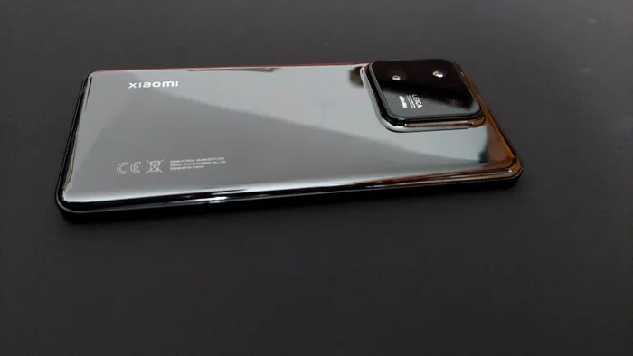 https://playtech.ro/2022/daca-o-tine-tot-asa-xiaomi-are-sanse-reale-sa-scoata-la-pensie-camerele-dslr-si-mirrorless-cu-ce-se-lauda-modelele-13-si-13-pro/