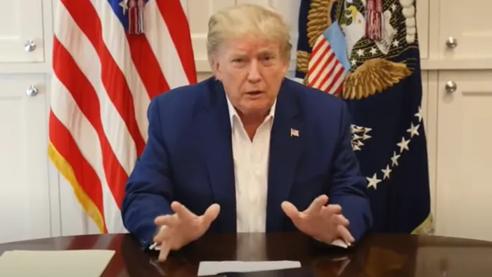 Cum arată Donald Trump după ce a luat covid-19 și s-a externat! E palid la față și lipsit de vlagă VIDEO