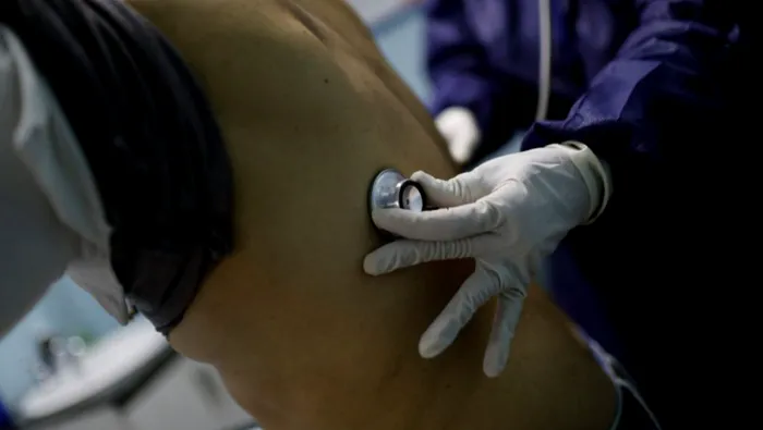 Medicii de familie vor monitoriza pacientii cu forme usoare de COVID-19