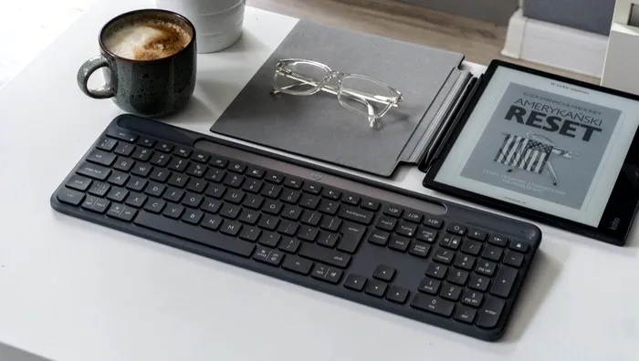 Logitech Signature Slim Solar K980