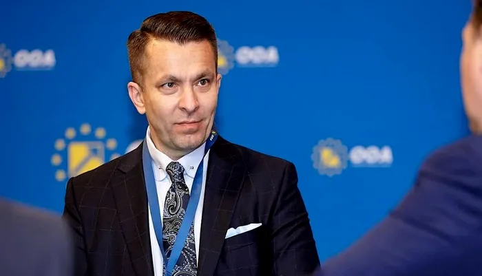 Ciolacu, despre revocarea hairstylistului vedetelor de la șefia Oficiului pentru Jocurile de Noroc. Cristi Pascu avea doar două zile de la numire