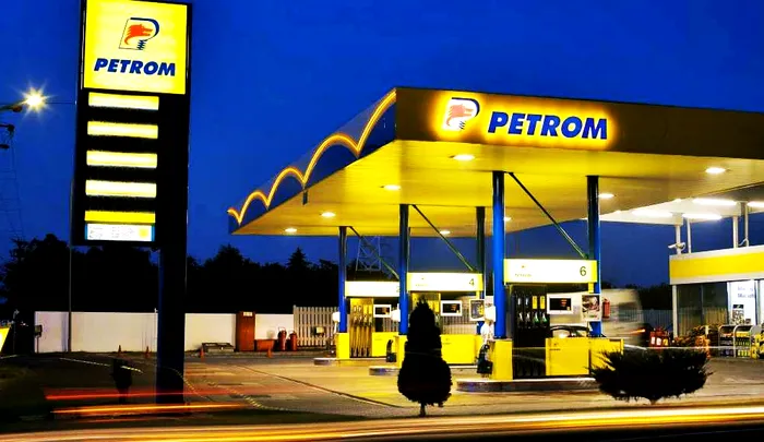 Auchan va deschide 400 de magazine de proximitate în benzinăriile Petrom