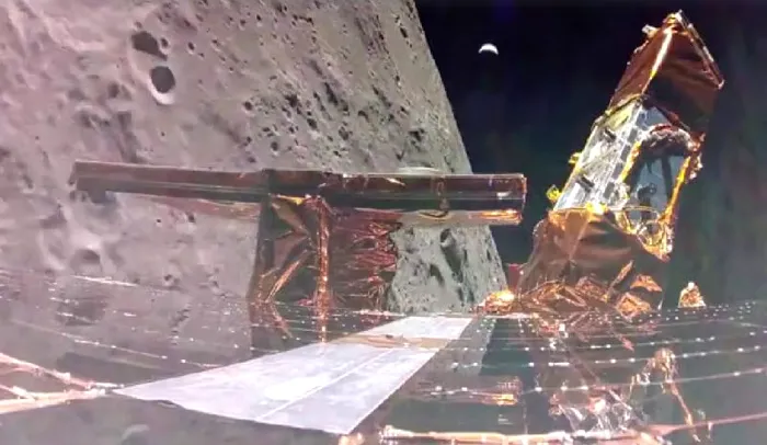 Pământul este surprins răsărind și apunând în spatele Lunii, în imagini capturate de lander pe 18 februarie