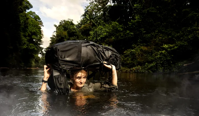 INTERVIU cu Lucy Shepard