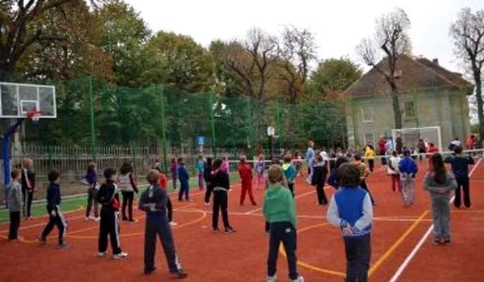 Modificare drastică a orelor de sport din România, din toamnă. Toți elevii sunt obligați să o accepte