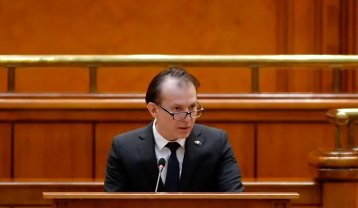 Replica anului în plenul Senatului? Diana Șoșoacă se autodeclară "Xena, prințesa războinică". Momentul e viral, cum l-a numit pe Florin Cîțu