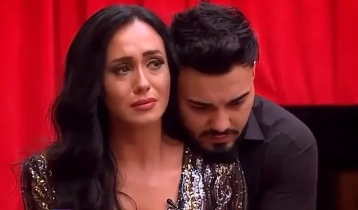 Jador spune că relația cu Ella ar fi fost una toxică