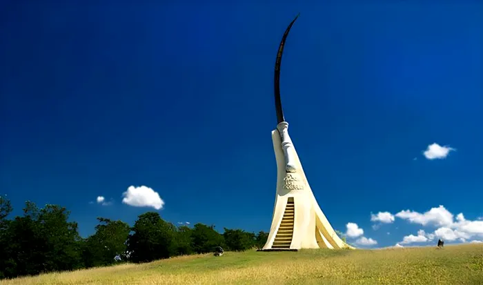 Monumentul Sabia Dacilor - 1