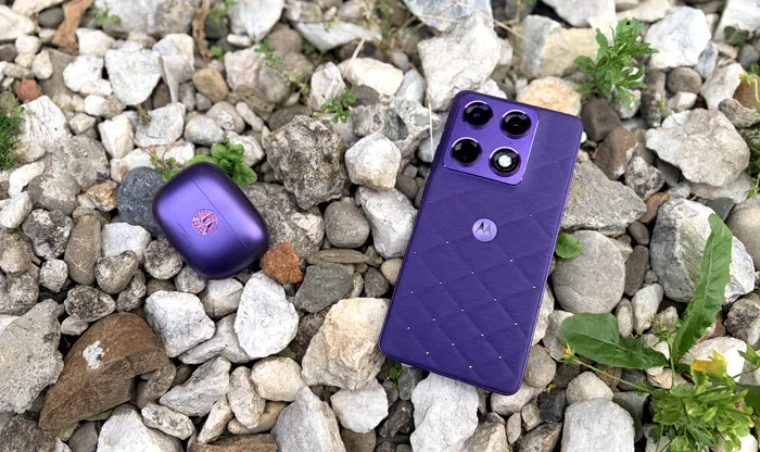 Motorola Signature Swarovski Edition
