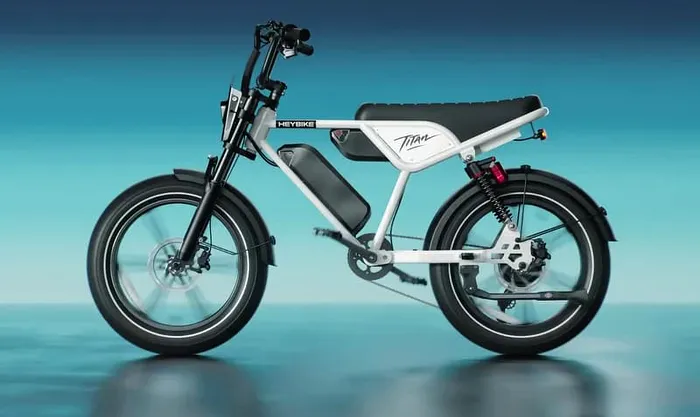 Heybike Titan combină două baterii, suspensie integrală și design de mini-motocicletă
