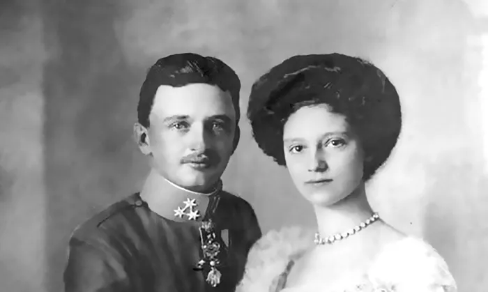 Împăratul Carol al Austriei, rege al Ungariei, alături de împărăteasa și regina Zita
