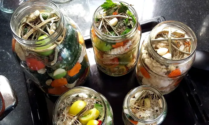 Cea mai simplă rețetă de conopidă murată. Așa iese crocantă și este sănătate curată pentru organism Sursa foto: Savori Urbane