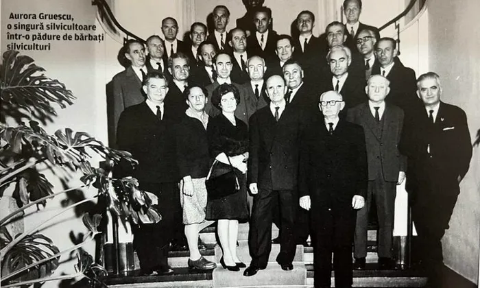 Aurora Gruescu, singura femeie intr-o mare de silvicultori romani. Foto arhiva