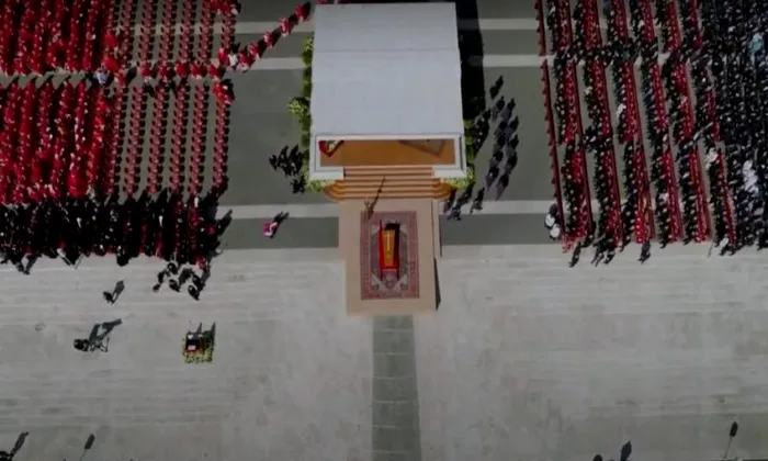 Sicriul Papei Francisc, scos in Piata Sfantul Petru