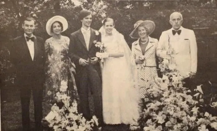 Imagini de colectie cu Brigitte Macron de la prima sa nunta