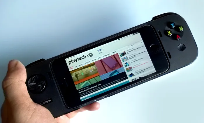Logitech-PowerShell-Controller-iOS-7-iPhone-5