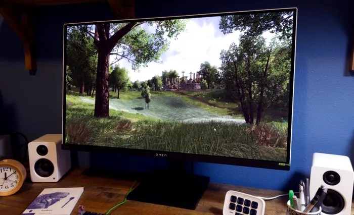 Monitorul HP Omen Transcend 32