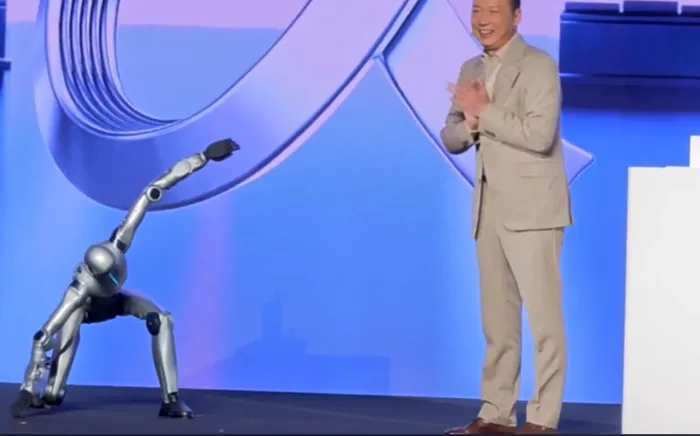 robot dansator ai honor