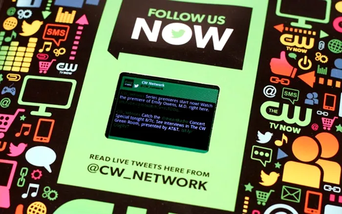 prima revista tiparita cu live video si feed de twitter